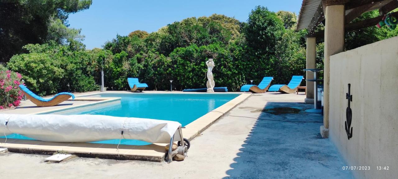 Offrez-Vous Un Sejour Dans Notre Studio T1 Bis A Entressen Une Grande Piscine Pour Se Rafraichir ,Un Espace De Jeux Pour Enfants Pour Des Heures De Divertissement Un Terrain De Petanque Pour Des Parties Endiablees Экстерьер фото